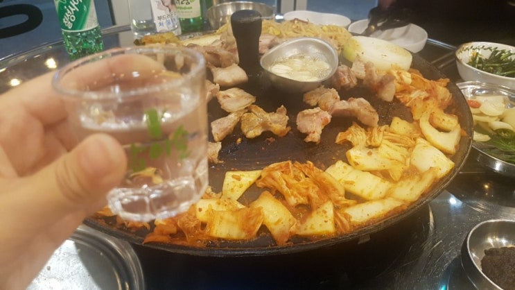  송파구 문정동 법조단지 삼겹살 맛집 낭만솥뚜껑 재방문기. 오늘은 뒷목살이다!