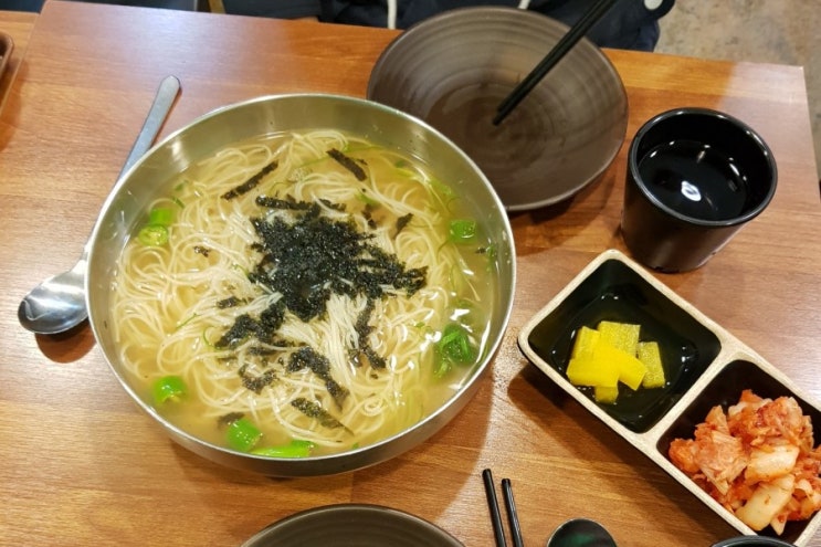  [충무로맛집] 백종원 골목식당 필동 국수집 필동멸치국수 + 코너스테이크 함박스테이크