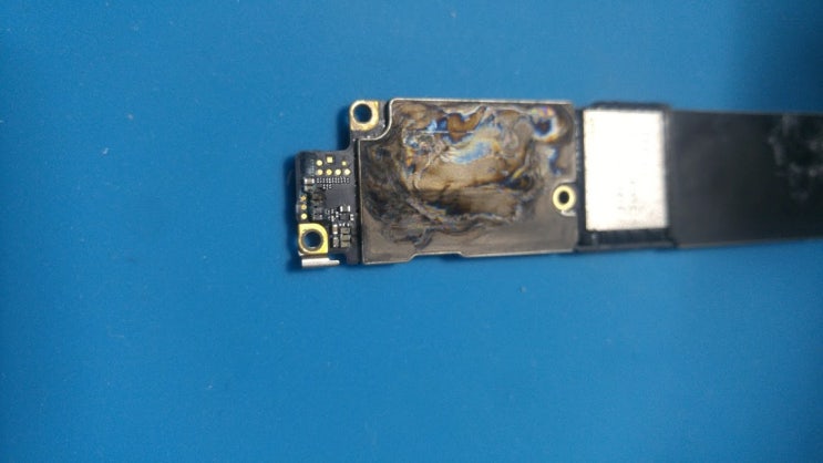  아이폰 화면안나옴, 흑화, 반쪽만나옴, 백라이트(iPhone Backlight Repair) 부천아이폰수리 킴스모바일리페어