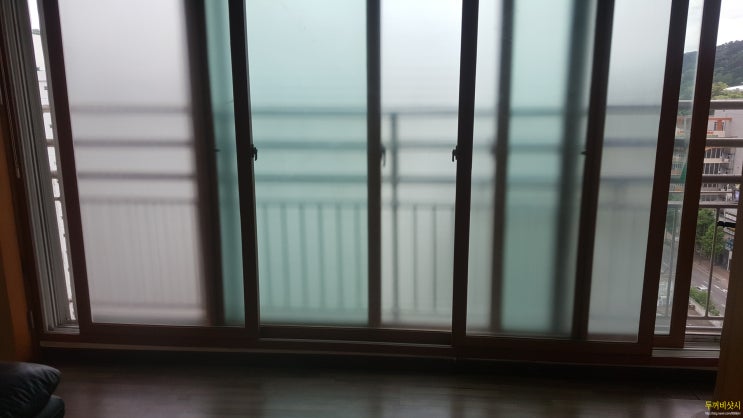  광주 동구 학동 삼익세라믹 아파트 샤시수리 요청을 받고 두꺼비 샷시수리 가 출동했어요