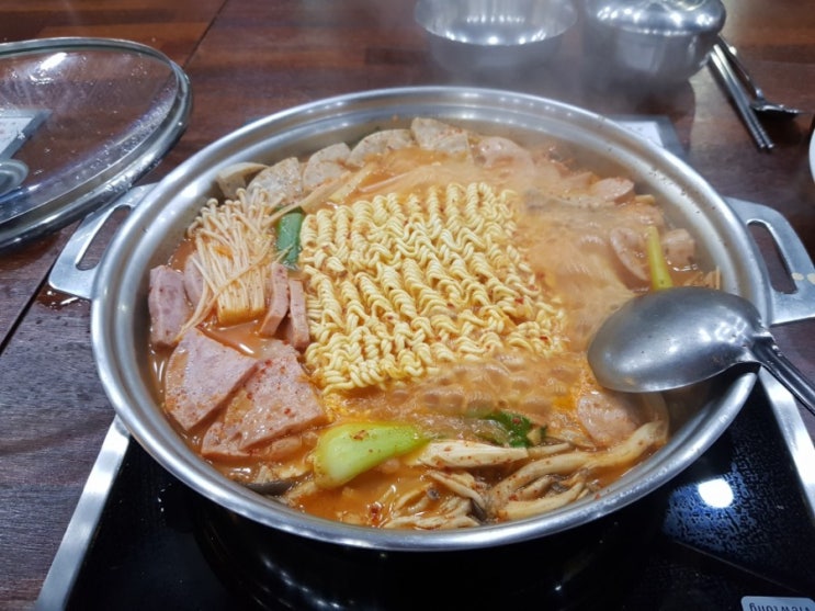  [춘천 밥집 / 부대찌개]<퇴계동 맛집> 출장 복귀하다 저녁먹으러 권바우 부대찌개 돈까스