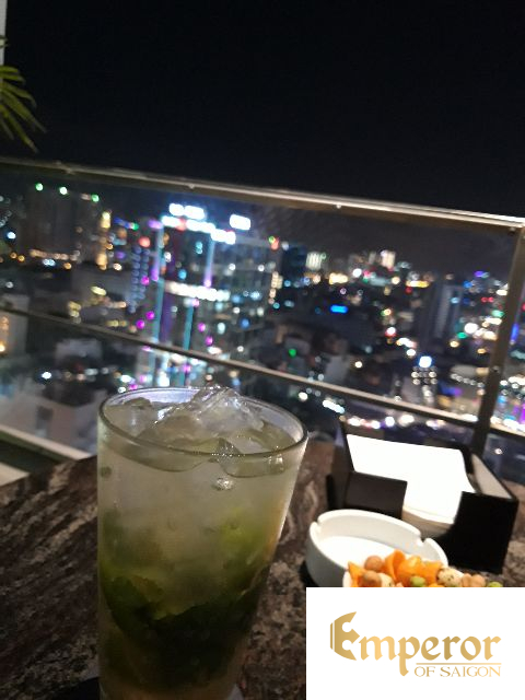 호치민 최고 수준의 루프탑 바 쉐라톤 사이공 호텔의 "레벨23(Level23)" 메뉴 및 전경 호치민 최고 수준의 루프탑 바 쉐라톤 사이공 호텔의 "레벨23(Level23)" 메뉴 및 전경
