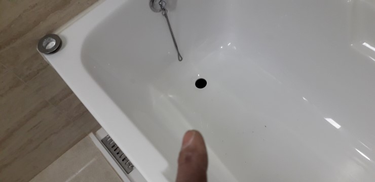 욕조배관빠짐 욕조배관 빠진것