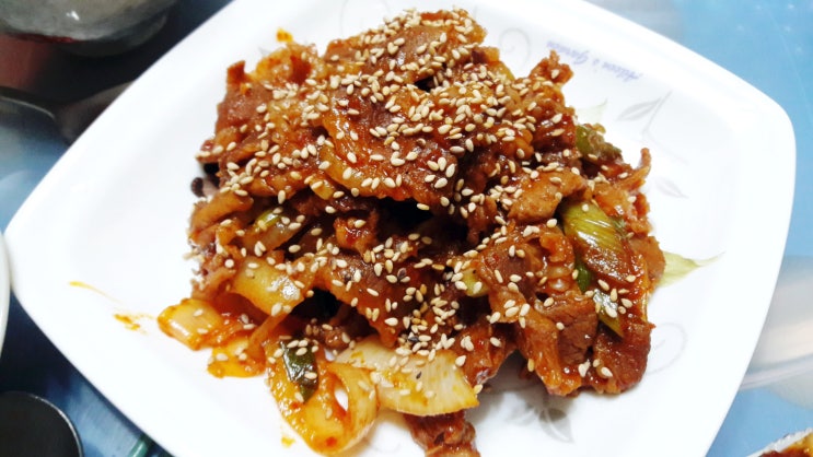 어제의 술상은 제육볶음과 제철 꼬막무침, 그리고 홍합탕이 진리다! 어제의 술상은 제육볶음과 제철 꼬막무침, 그리고 홍합탕이 진리다!