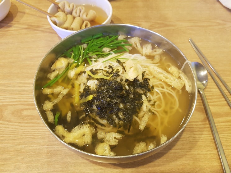 군산에서 친구와 함께 불땡국수 한그릇 하고 왔어요 군산에서 친구와 함께 불땡국수 한그릇 하고 왔어요