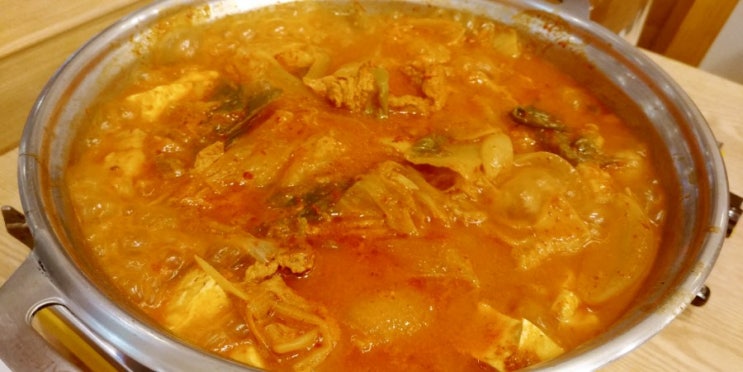 운정 강순자옛맛김치찌개에서 저녁식사 운정 강순자옛맛김치찌개에서 저녁식사