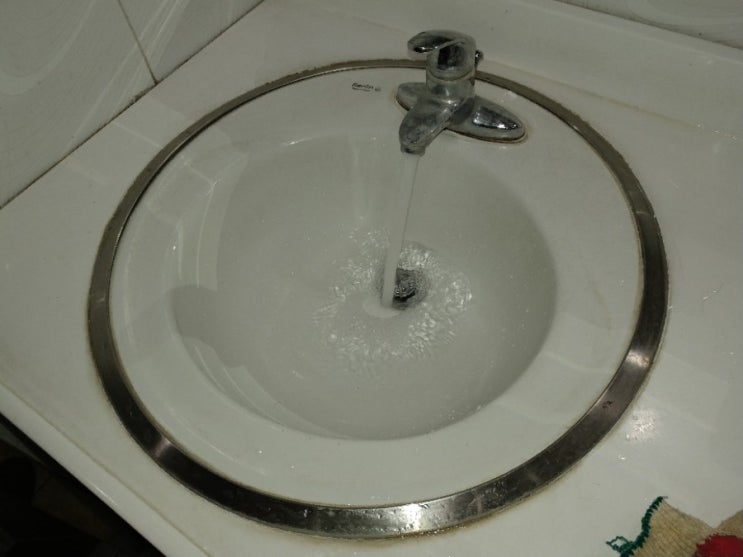 인천 만수동 상가 화장실 세면대 하수구 막힘 때문에 물이 안 내려가요!