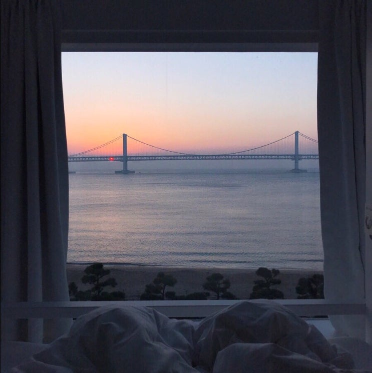  [부산여행 2일차: 부산 광안리 오션뷰 숙소_ HOTEL1 호텔1 캡슐호텔 럭셔리오션터치 일출]일찍 일어난 새가 인생샷을 건진다(feat.오션뷰카페 별침대,조식, 프리미엄오션센터)