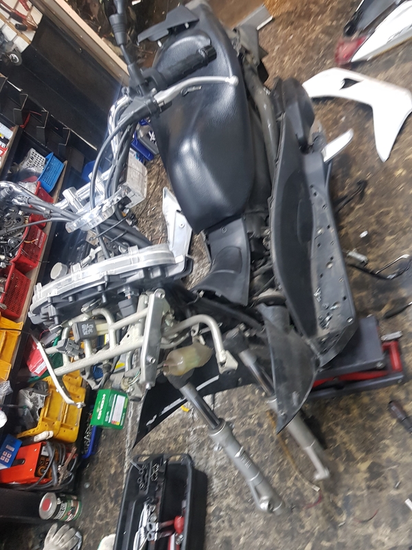  오토바이 출장수리 PCX125카울교환