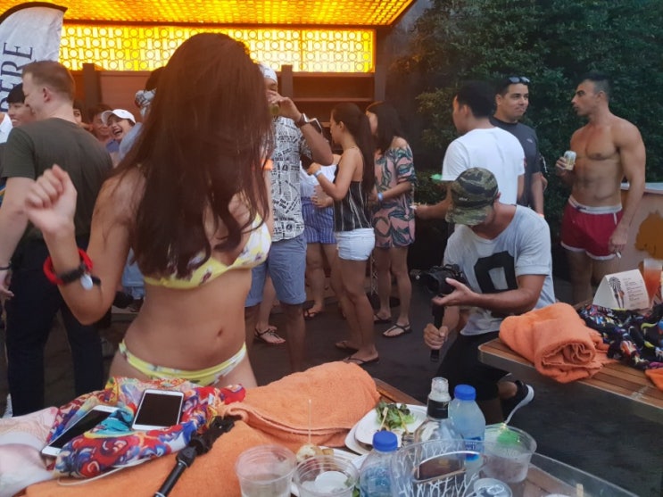 방콕 풀빌라 파티가 불가능? 그러면 럭셔리 호텔 풀파티로 즐겨 방콕 풀빌라 파티가 불가능? 그러면 럭셔리 호텔 풀파티로 즐겨