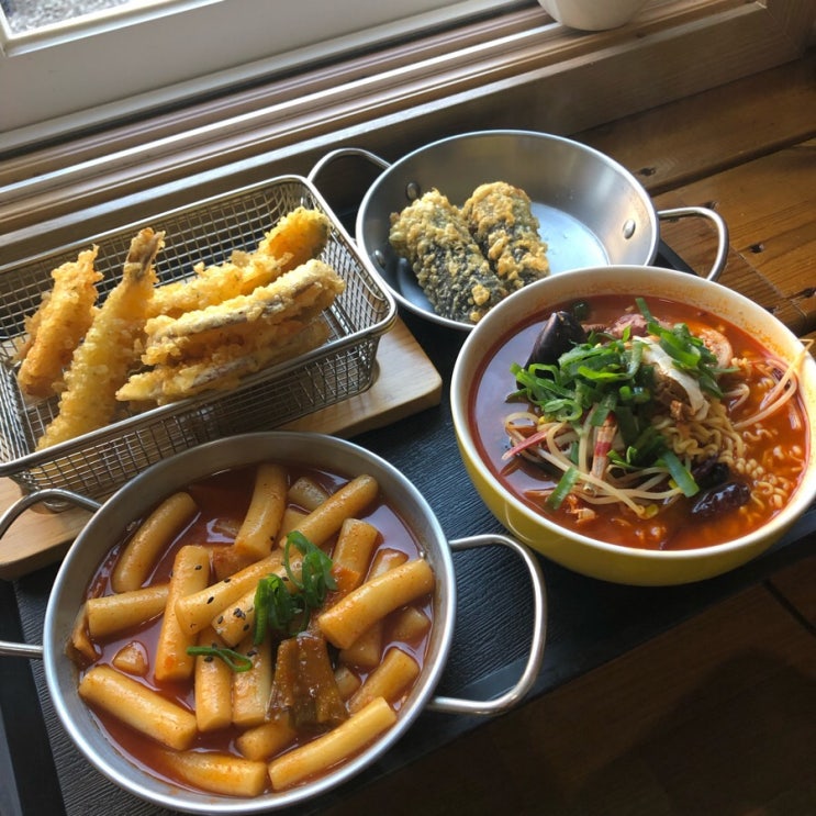  [제주 세화 말이 분식집] 튀김 + 떡볶이 + 해물라면 c