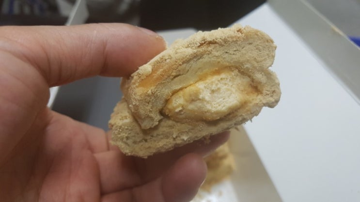  분당 정자동 카페거리 맛집 외계인방앗간 정자점. 쌀빵 이성당의 호적수? 한 번 먹어보자.