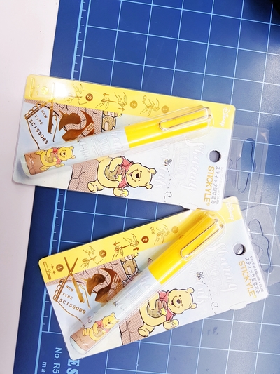 [디즈니][홍콩디즈니랜드][세젤예][홍콩선물][직원복지][사무실선물]위니더푸(Winnie the Pooh) 펜 모양 가위