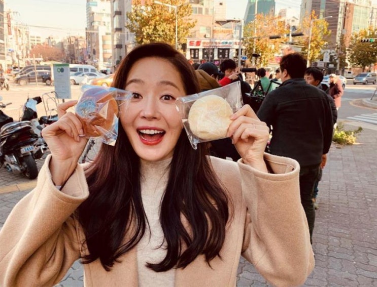  ‘더폰’, 죽은 아내를 살려내기 위한 남편의 타임슬립 영화…엄지원의 근황은?