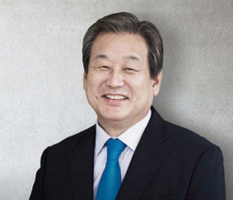 자유한국당중심 보수 대통합 이후 다음 보수통합 대표주자로 김무성과 홍준표로 압축 예상, ....