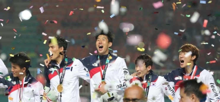  축구칼럼 #128 한국축구의 전성기가 다시오나 황의조와 조현우의 발견 활약상