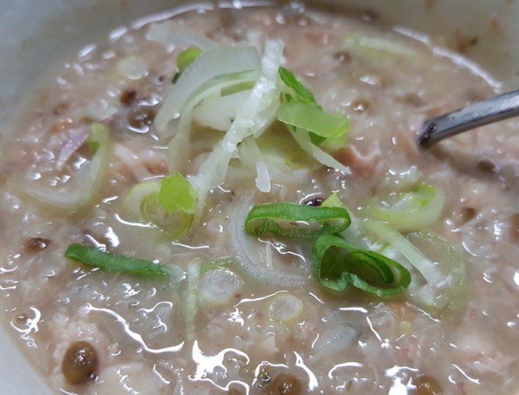  어젯밤 "큰집"에서 먹로 남은 닭백숙으로 점심 챙겨 먹었어요!