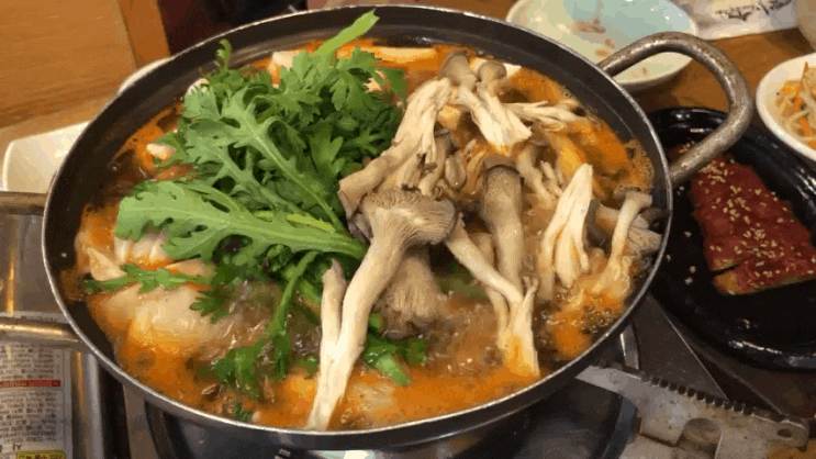  구기동맛집 / <옛날민속집> 두부전골과 보쌈세트