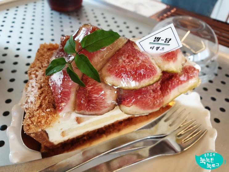 펭귄마을 근처 카페 양림동 밀당 , 케이크 핵존맛탱 펭귄마을 근처 카페 양림동 밀당 , 케이크 핵존맛탱