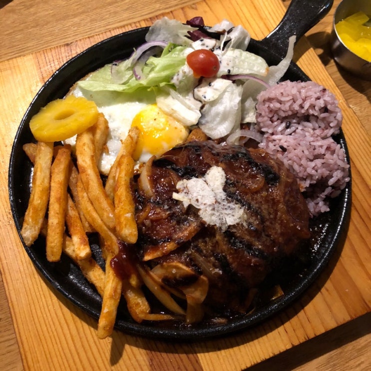  생방송투데이 오늘방송맛집 함박스테이크로 유명한 창동 스푼스토리