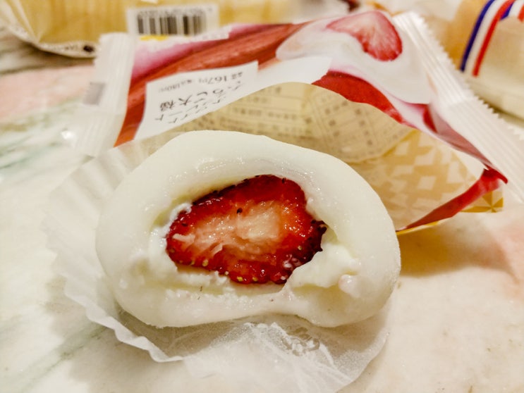 오사카여행, 일본 편의점 간식 딸기모찌