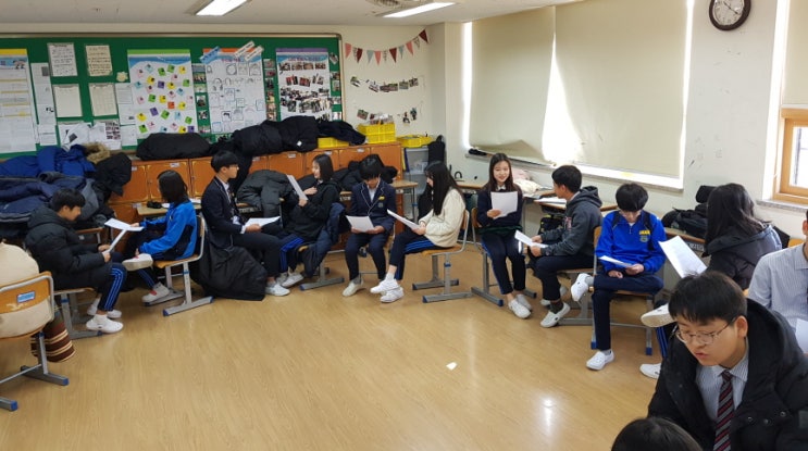  웃음꽃이 활짝 핀 신백현중학교 친구들과의 아자 이야기 