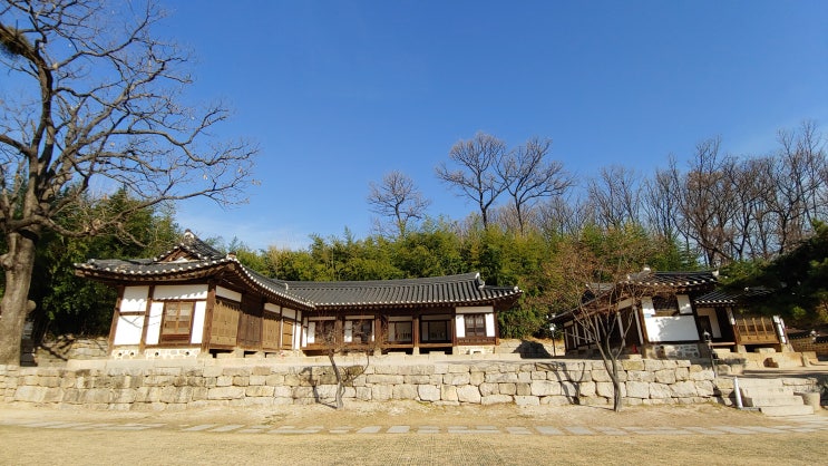북서울 꿈에 숲 전통 가옥 배치 고택 기와집 한옥 툇마루 전경 북서울 꿈에 숲 전통 가옥 배치 고택 기와집 한옥 툇마루 전경
