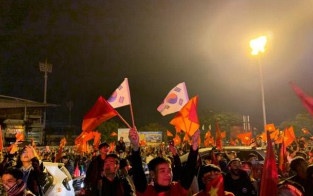  “박항서 신화에 뒤집어진 베트남”… 대한민국도 사랑해달라