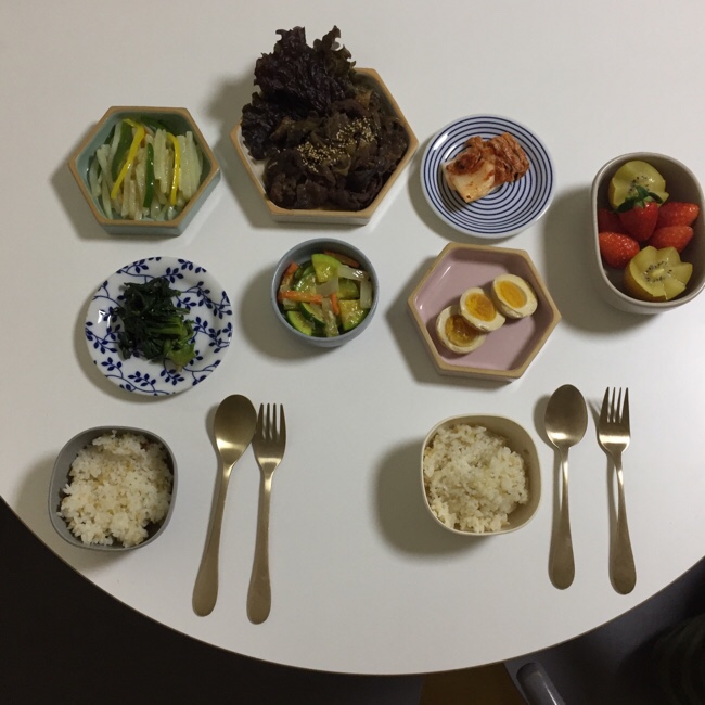  62개월, 37개월 아기식단> 한우불고기+감자피망볶음+계란장조림+애호박나물+시금치나물+김치+과일