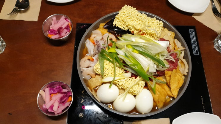  [광화문 맛집 / 종로 맛집 / 광화문 디타워 맛집] 럭셔리 프리미엄 즉석 떡볶이집 "빌라 드 스파이시 D타워점(Villa de Spicy)" & 백미당 광화문점