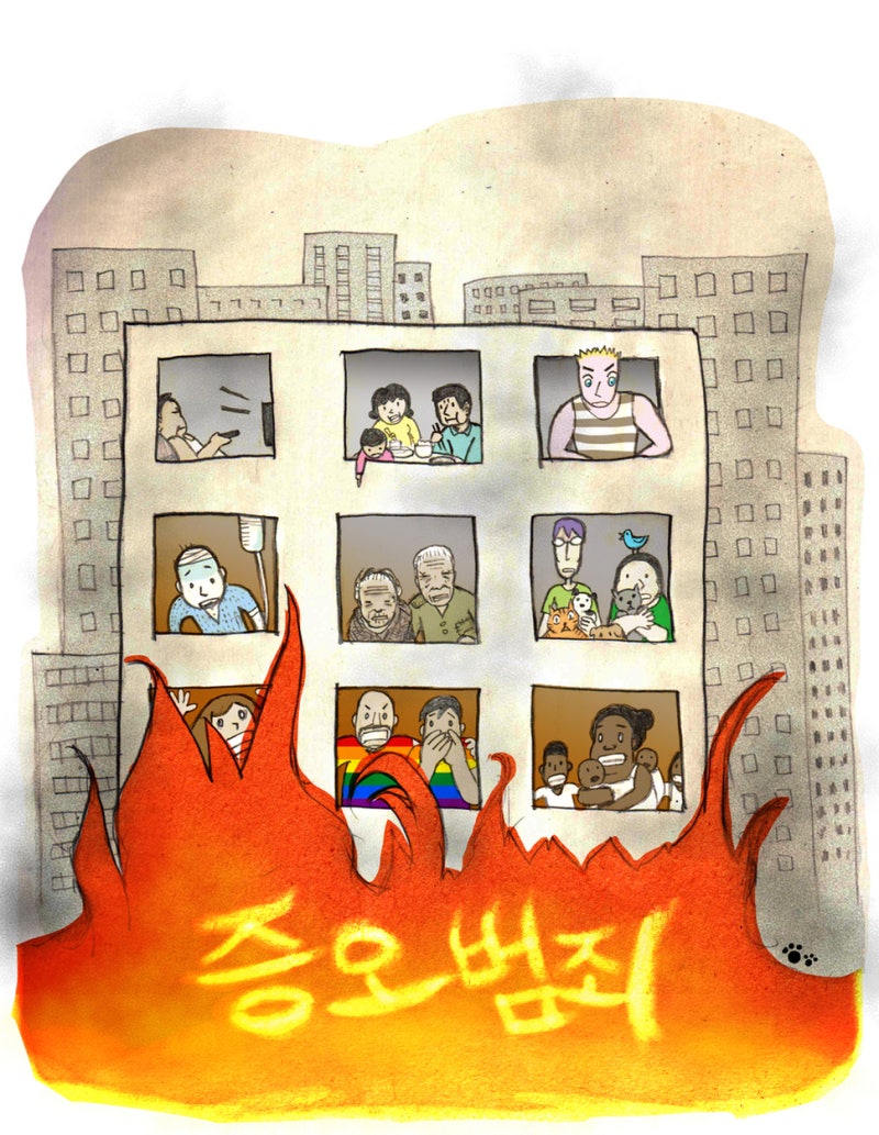 초상화 그리고 나이든 의사가 병원을 자랑스럽게 생각하고 혁신에 흥분하고 있습니다 — 스톡 사진 © PeopleImages.com  #643556784, image size:800x1033