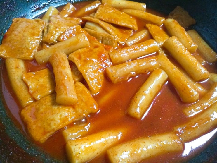  기묘한떡볶이 국물이 맛있는 매콤달콤 국물떡볶이 / 김밥전