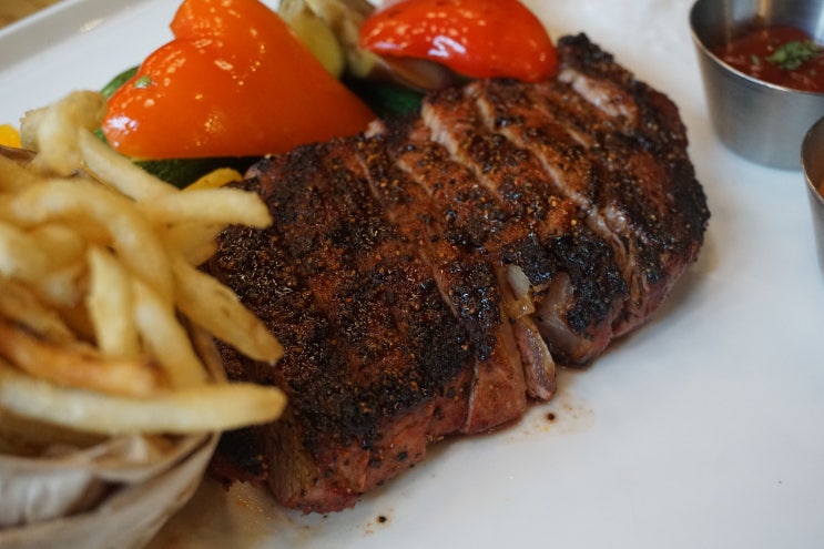  강남역스테이크 맛에다 맥주까지!