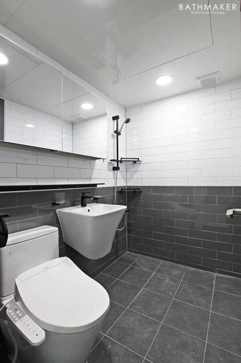 하남  욕실리모델링, 화이트와 그레이 브릭타일로 투톤시공한 하남 덕풍동 쌍용아파트 욕실공사