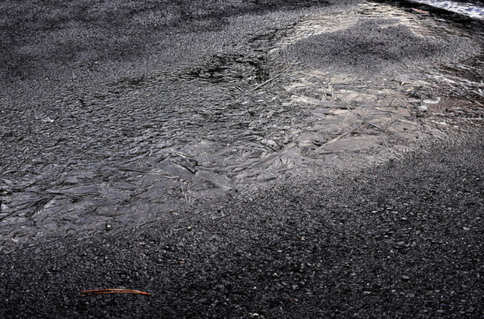  (부산 북구 타이어전문점 동그란타이어)겨울철 블랙 아이스(Black Ice)노면 안전 운행 하세요.