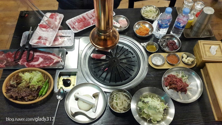  [정릉 회식장소 소고기무한리필 꽃중년푸줏간] 간, 천엽, 육회 서비스