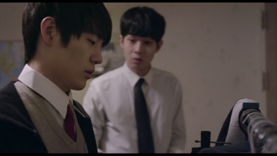  02. <거인> : 생존을 위한 불가항적인 성장에 대하여(스포주의)