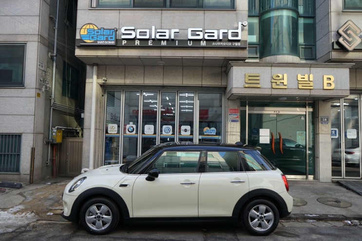  미니 5도어 솔라가드 퀀텀 시공!!
