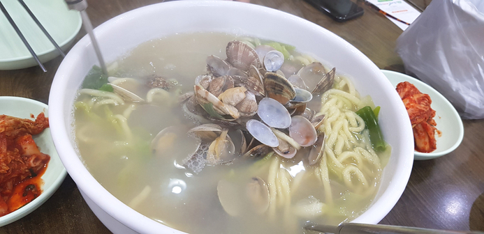  성남/남한산성입구역 맛집 바지락이 가득한 오대오칼국수!