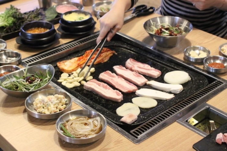  운정 홈플러스 맛집 삼겹살 먹으러 육김치돌삼겹 go!! 