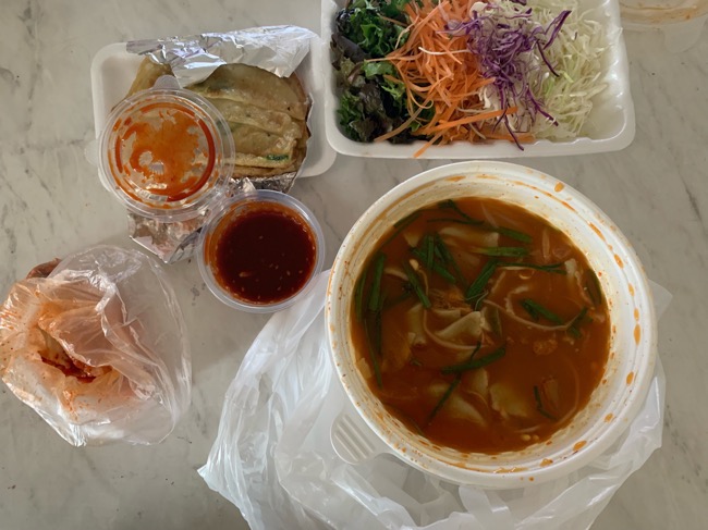  부산 서면 부전동 세미담 얼큰이 김치수제비 비빔만두