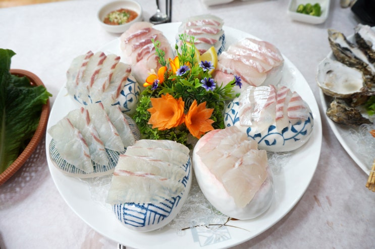  왜목마을 맛집 <왜목마을바다향기횟집> 자연산 도미회와 싱싱한 해물 매운탕까지 배터지게 먹고왔어요~