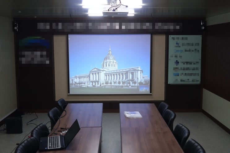  익산 건설회사 회의실 PT-LB382프로젝터, 100인치 전동스크린 설치건, 장수/고창/군산/전주 프로젝터 - 빔플(Beample) 전북지점