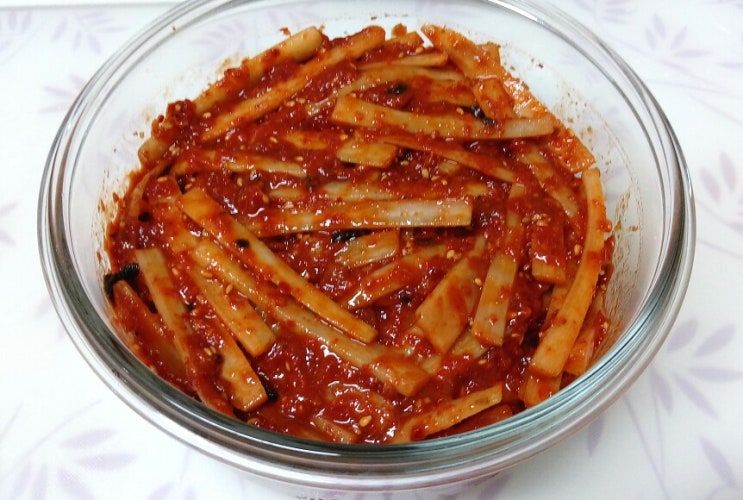  입맛 돋구는 우엉김치 만드는 법