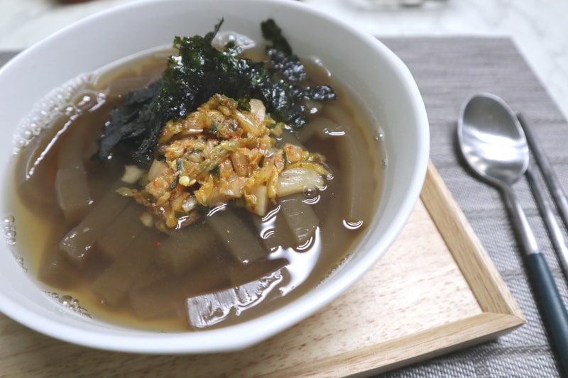 따뜻한 도토리묵밥 효능. 칼로리 묵사발 만드는 법 겨울에 따뜻한 도토리묵밥으로! 다이어트....