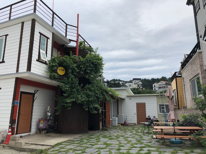  [강원도 삼척 여행] 장호해수욕장 도보 10분거리 위치한 통통배게스트하우스 리뷰