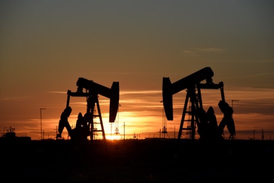 OPEC, 국제유가 급락에 추가 감산 논의하기로 OPEC, 국제유가 급락에 추가 감산 논의하기로