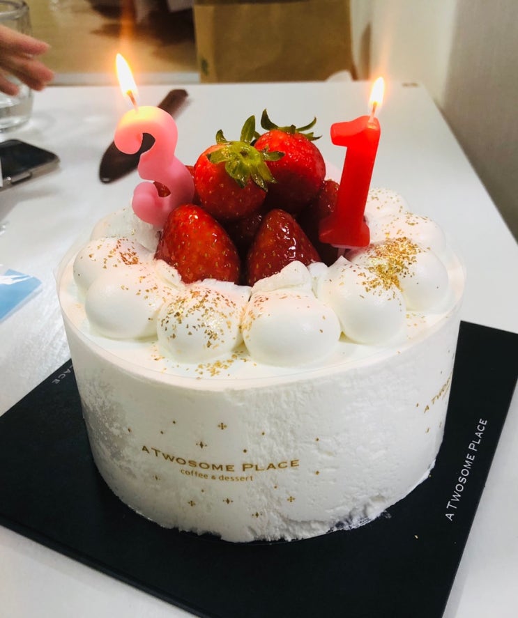  투썸 케이크 추천 ::: 딸기생크림케이크 한박스 다 먹어본 후기