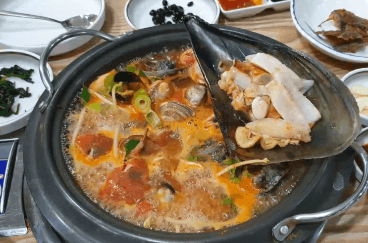  제주동문시장맛집: 제주앞바다횟집, 해물탕과 입에서 녹는 고등어회, 공항가기전 마지막 해산물파티하기!