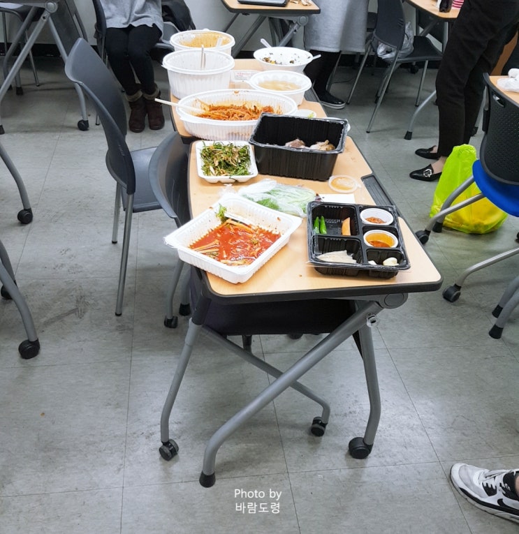 주말을 세미나 준비로 불태웠다고 한다. 주말을 세미나 준비로 불태웠다고 한다.